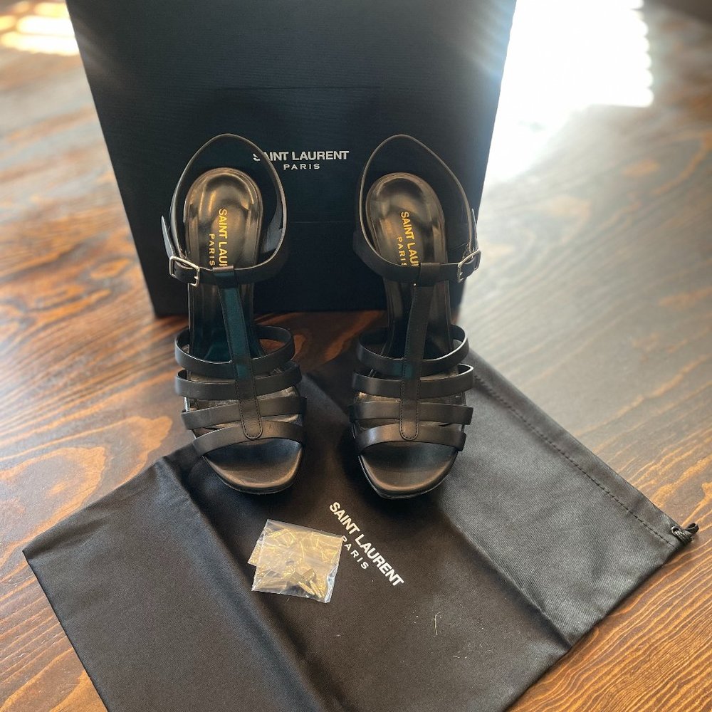 YSL Bianca Leather T-Strap Sandal in Black - Size 6.5